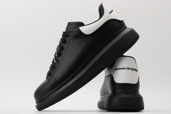 alex mcqu sneakers