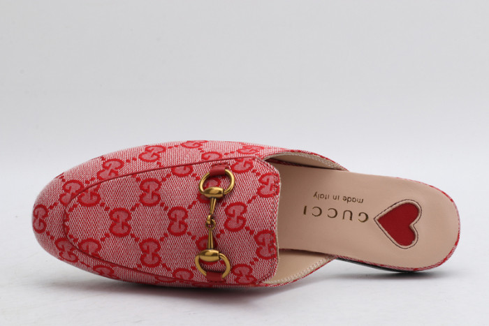guc loafer