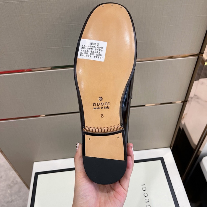 guc loafer