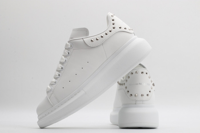 alex mcqu sneakers