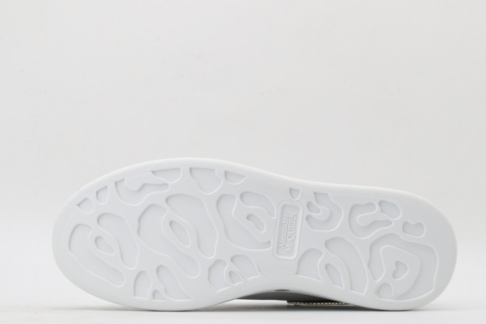 alex mcqu sneakers