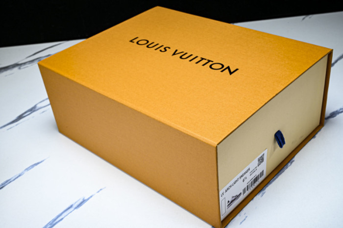 LOVT SNEAKER lv-444