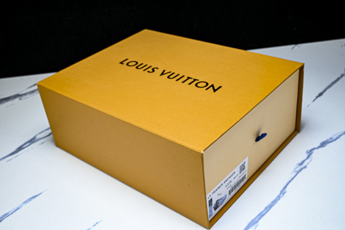LOVT SNEAKER lv-552