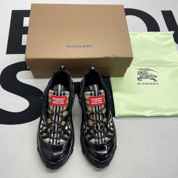 BUBERY SNEAKER