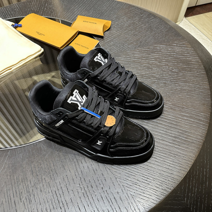 LOVT SNEAKER lv-495