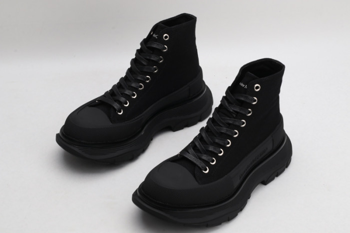 alex mcqu sneakers