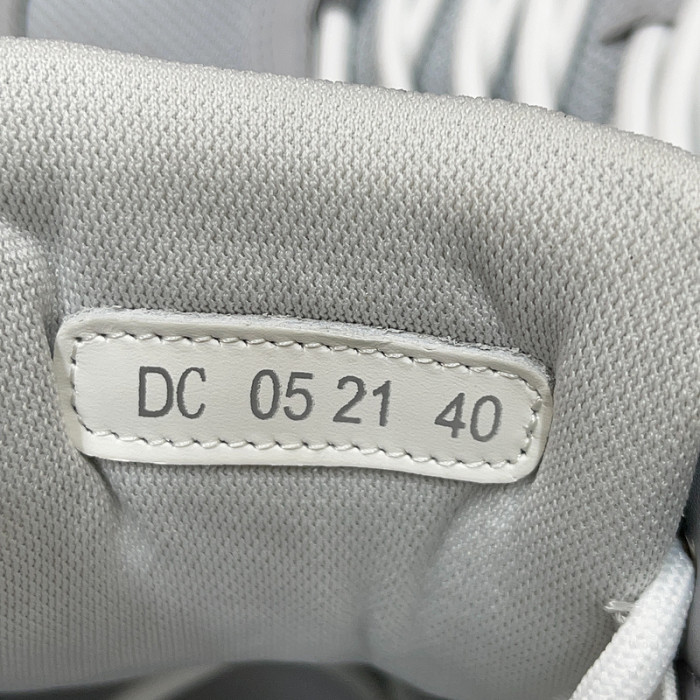 dr b30 trainer sneaker