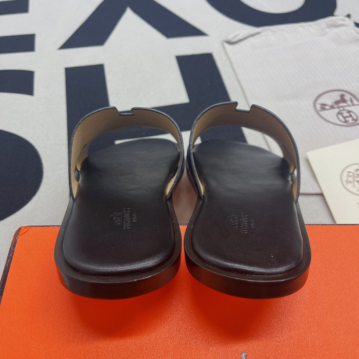 her slides 23060916